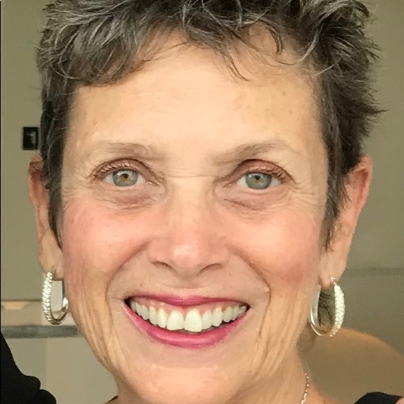 Meet your Posher, Sharon - Picture 1 of 1